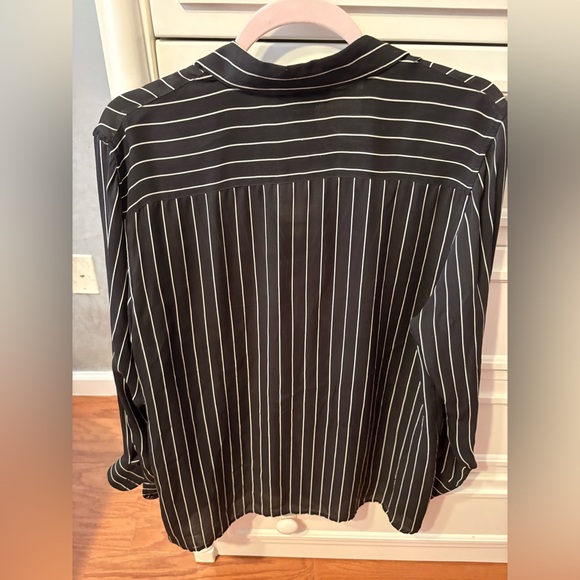 Women’s 100% Silk blouse by Lauren Ralph Lauren Size 12 - Picture 2 of 5